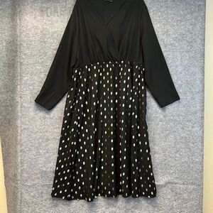 BLOOMCHIC Dress Size 22 Black Gold Foil Spotted Print V-Neck Long Sleeve Maxi